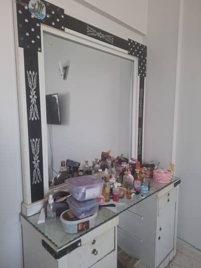 dressing table