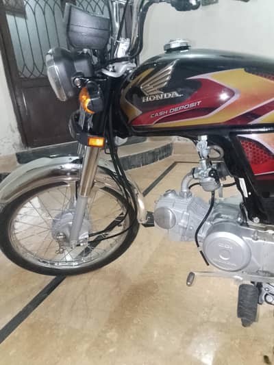 cd 70cc bike for sale used but newo condition 25+26 model. . 03076877225