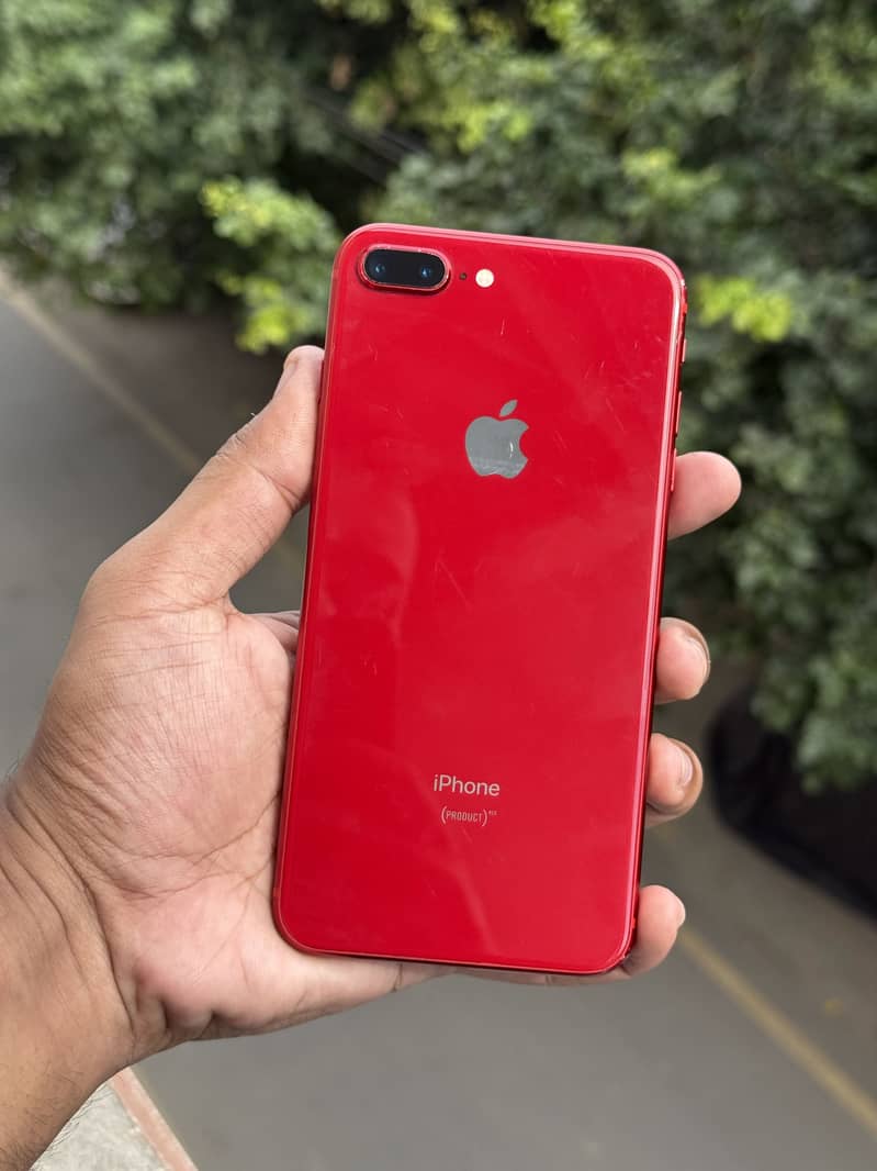 Apple iPhone 8 Plus 1