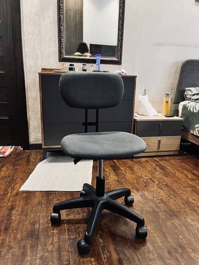 BRAND NEW INTERWOOD SOFT REVOLVING + HEIGHT ADJUSTMENT CHAIR