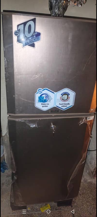 pel fridge new hai small size hai warranty 10 yerse