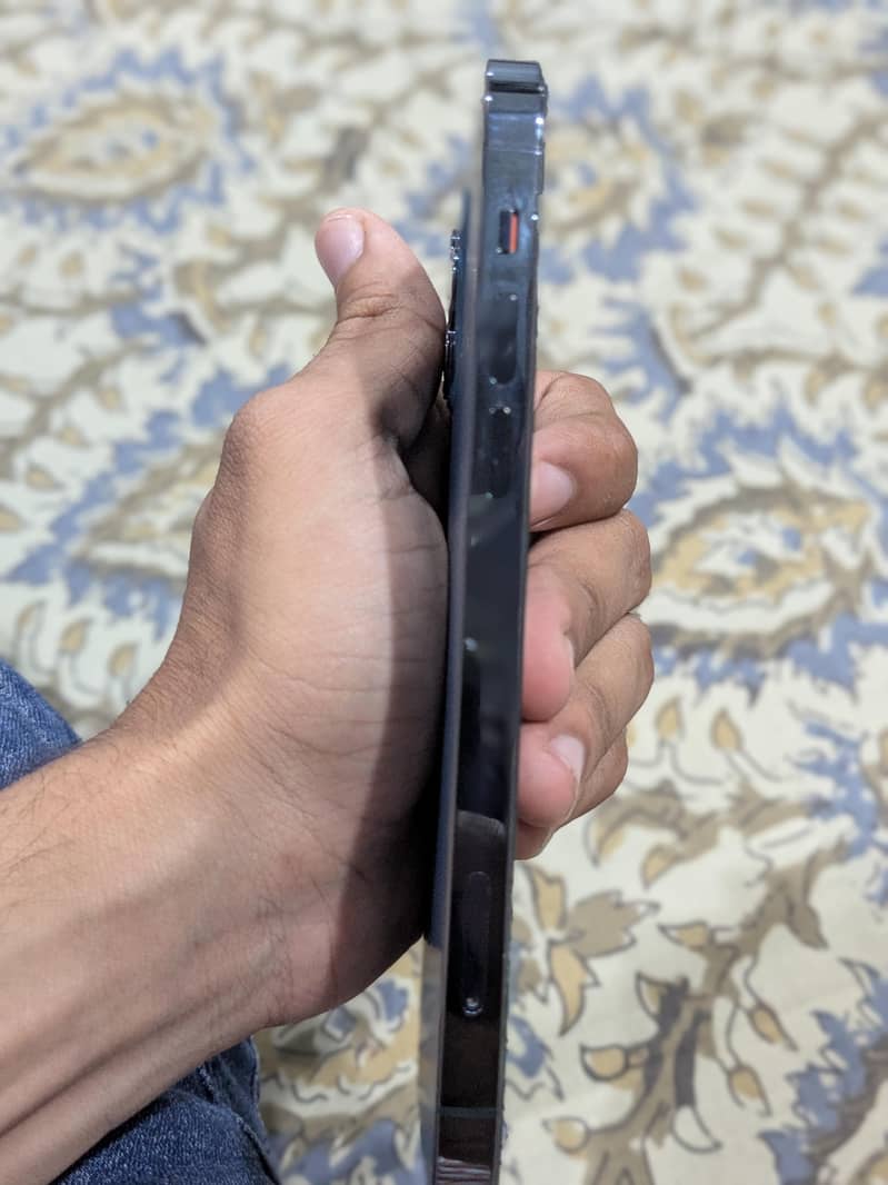 Apple iPhone 12 Pro 1
