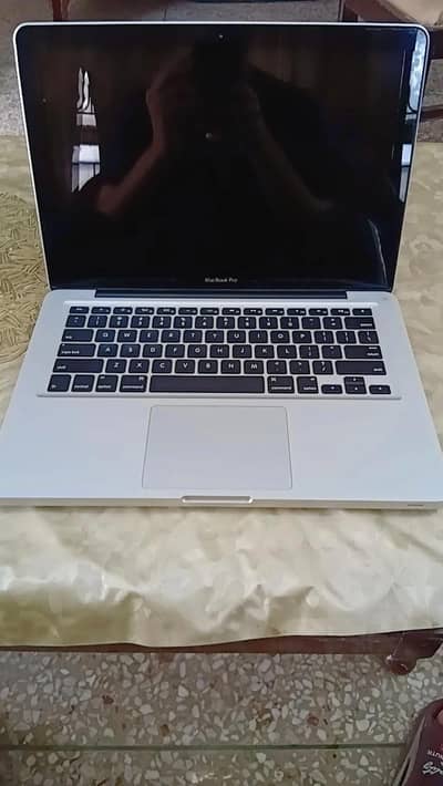 MACBOOK PRO FOR URGENT SALE