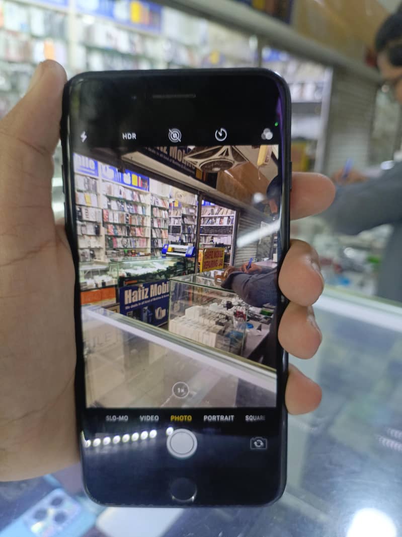 Apple iPhone 7 2