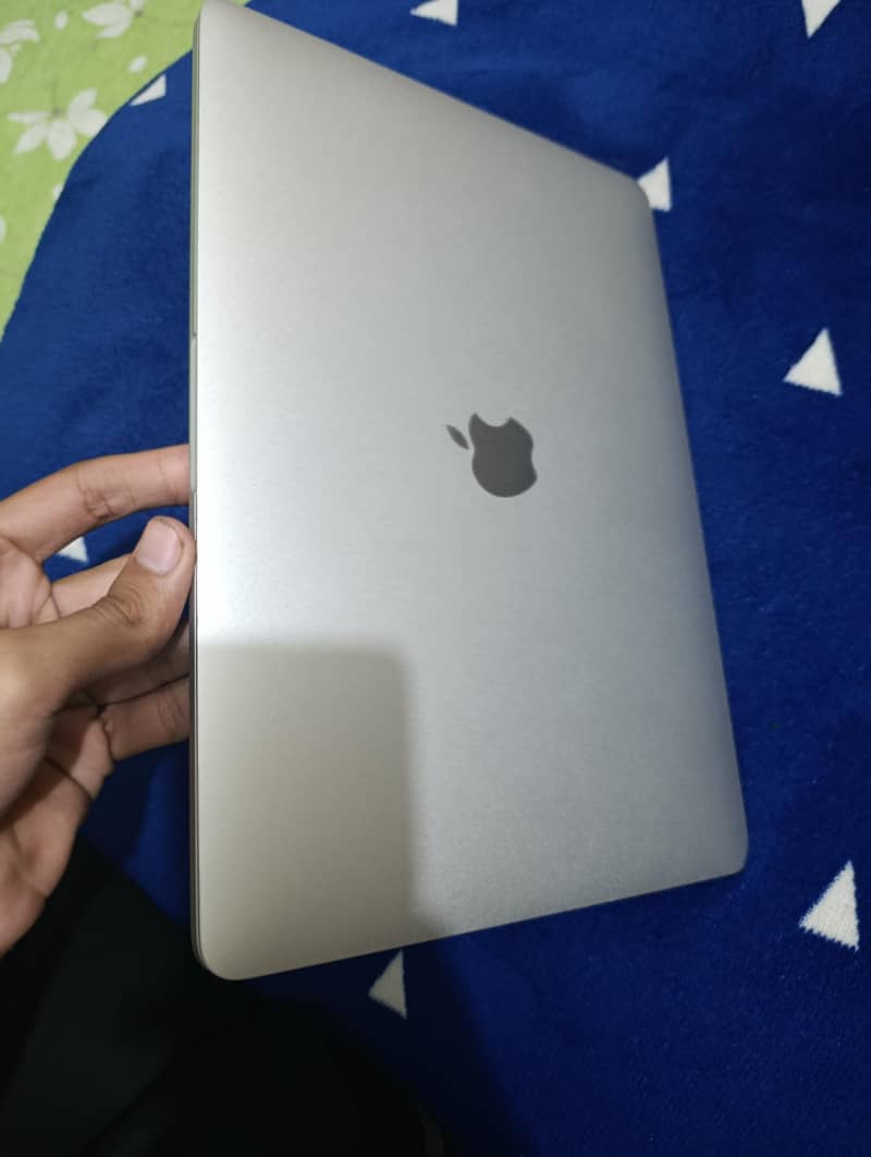 Macbook pro core i5 1