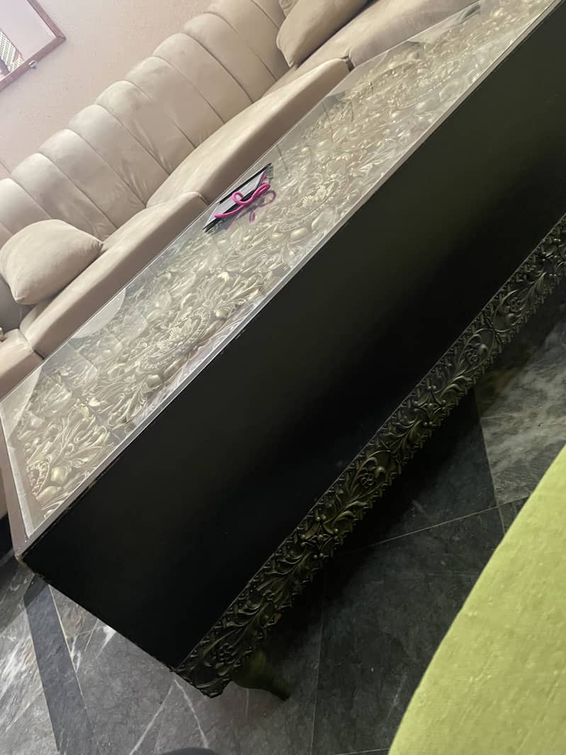 Dining tables 3
