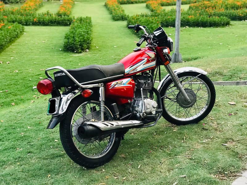 CGH125 0