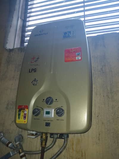 Golden Fuji LPG Gas Water Heater 8 litres/ Instant Geyser