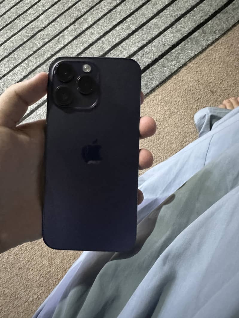 Apple iPhone 14 Pro Max 1
