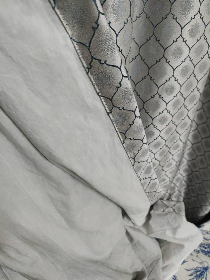curtain 0