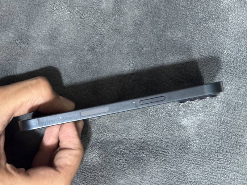 Apple iPhone 13 0