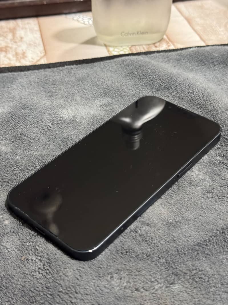 Apple iPhone 13 1