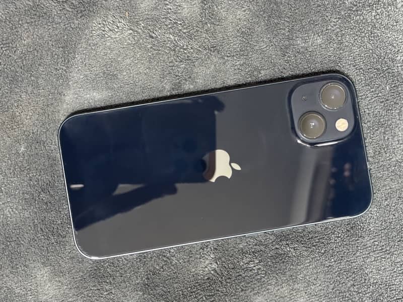 Apple iPhone 13 2