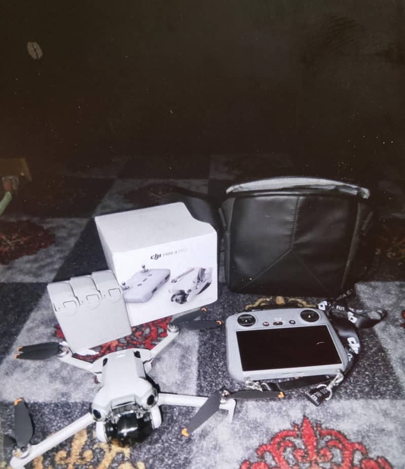 DJI mini 4 pro combo 0
