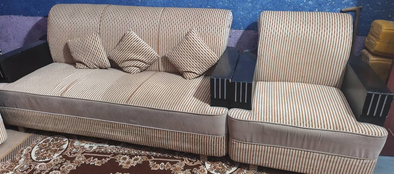 7 seater sofa 0