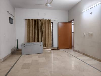 10 Marla House Available For Sale Wapda Town Ph1 Block J2. . . . . . 40 Fit Road