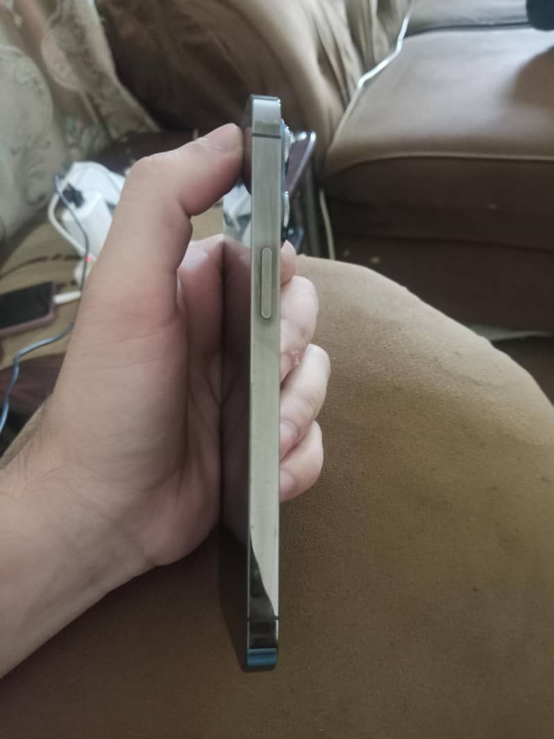 Apple iPhone 13 Pro 1