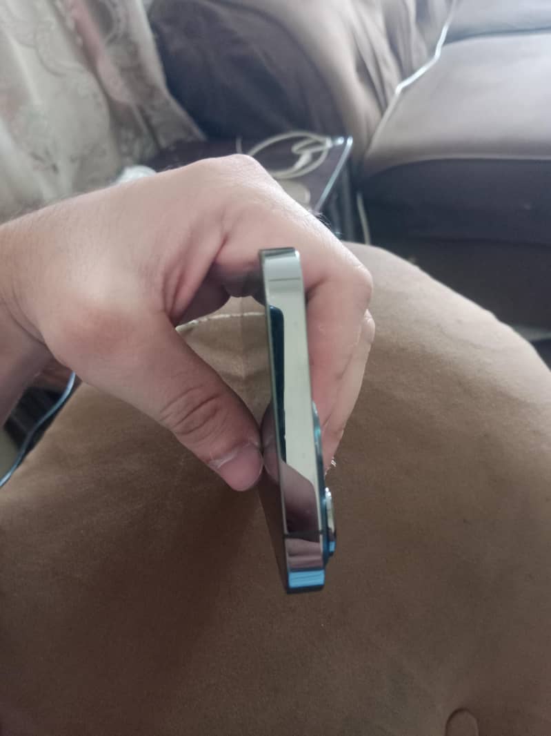 Apple iPhone 13 Pro 3
