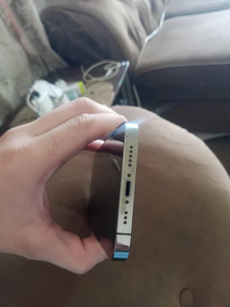 Apple iPhone 13 Pro 4