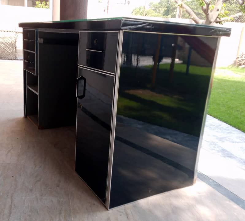 Super UV Sheet Office Table 1