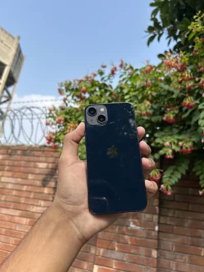 Apple iPhone 13