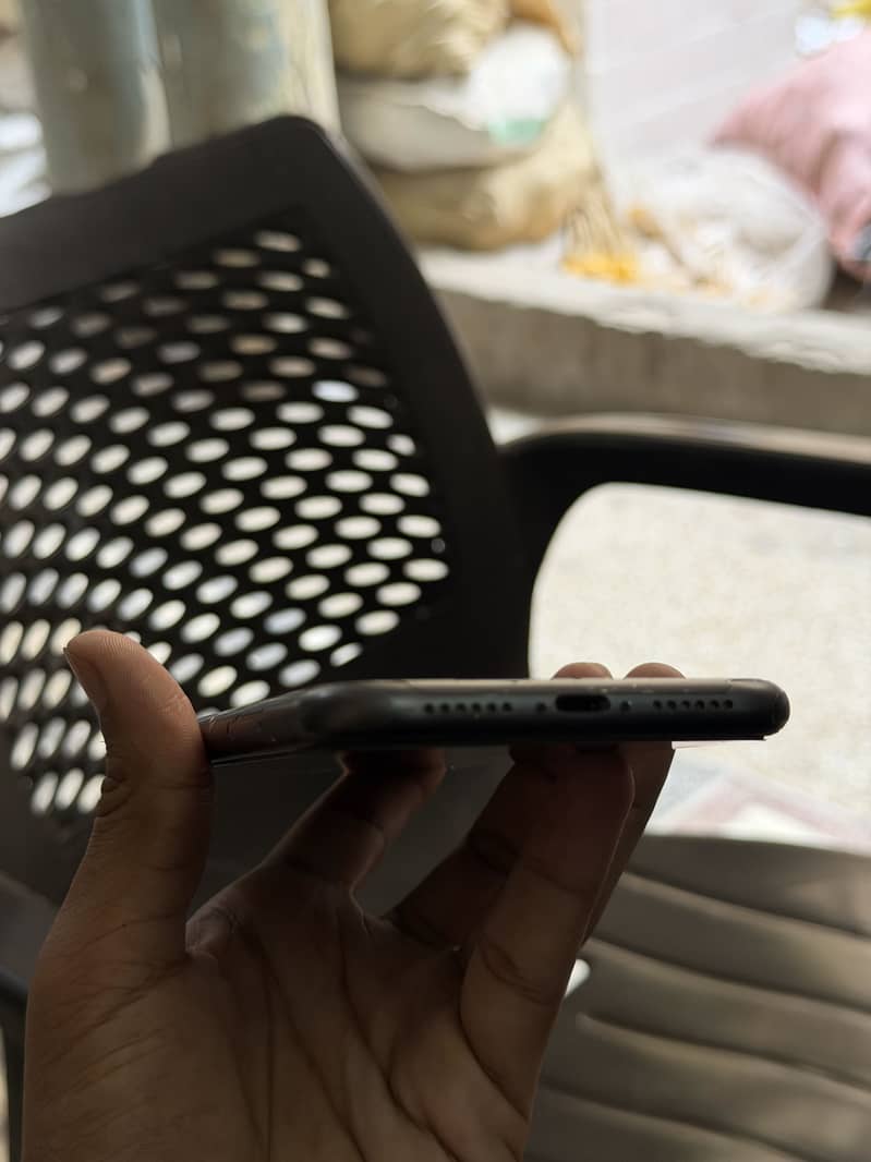 iPhone 11 3