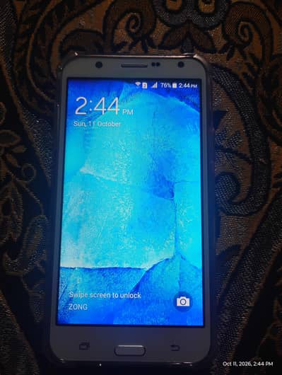 Samsung Mobile J7 Core