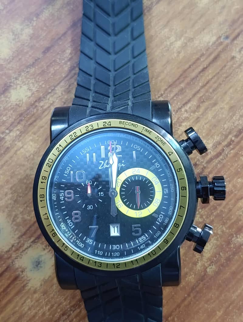 Different watches 0