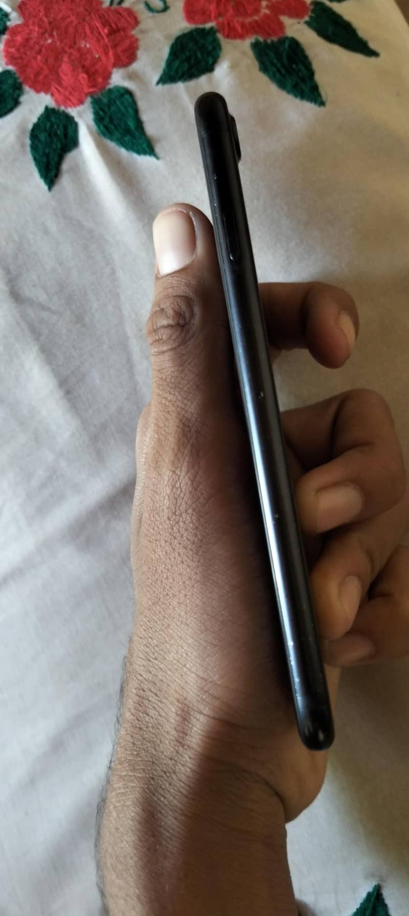 Apple iPhone 7 1