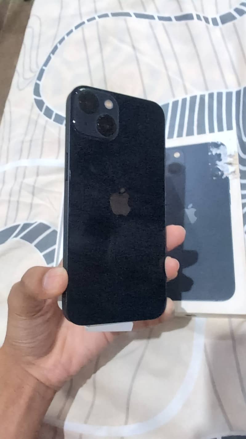 iPhone 13 4