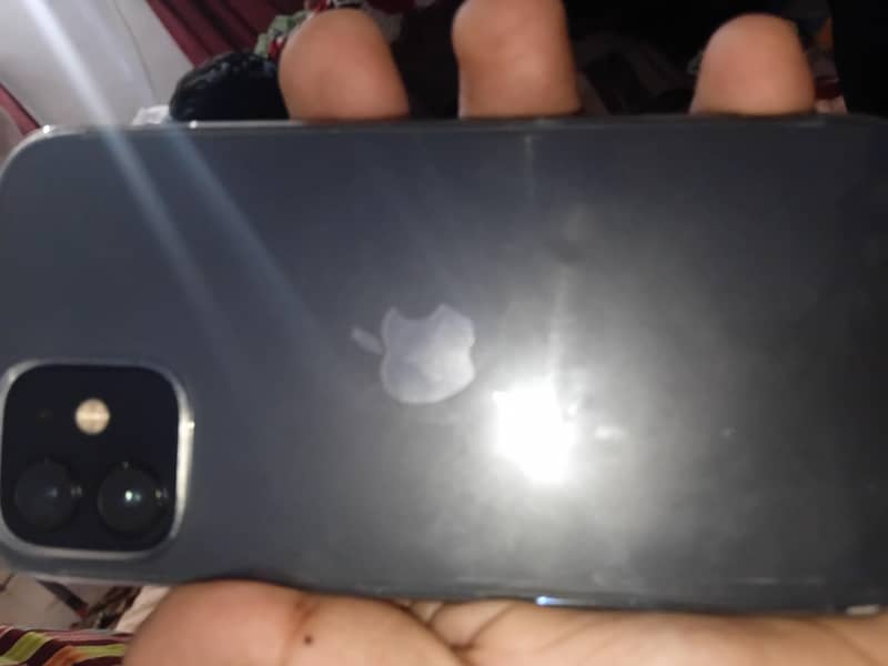 Apple iPhone 12 4