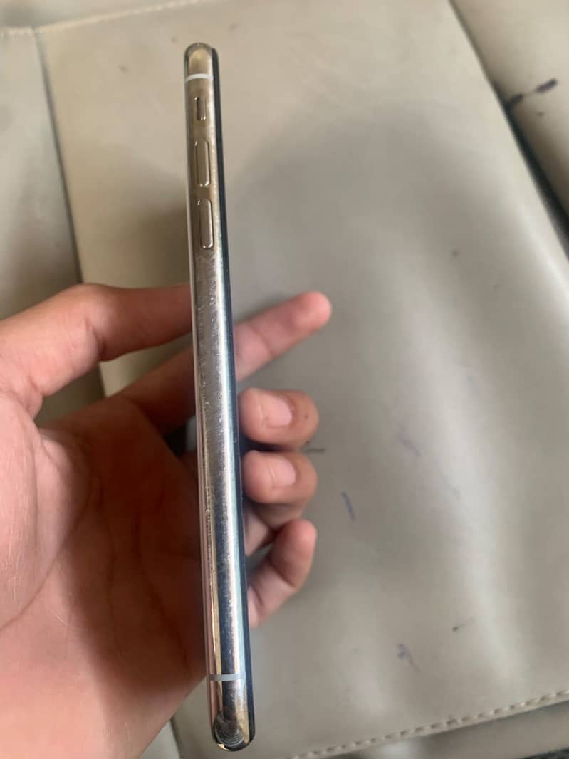 Apple iPhone X 11