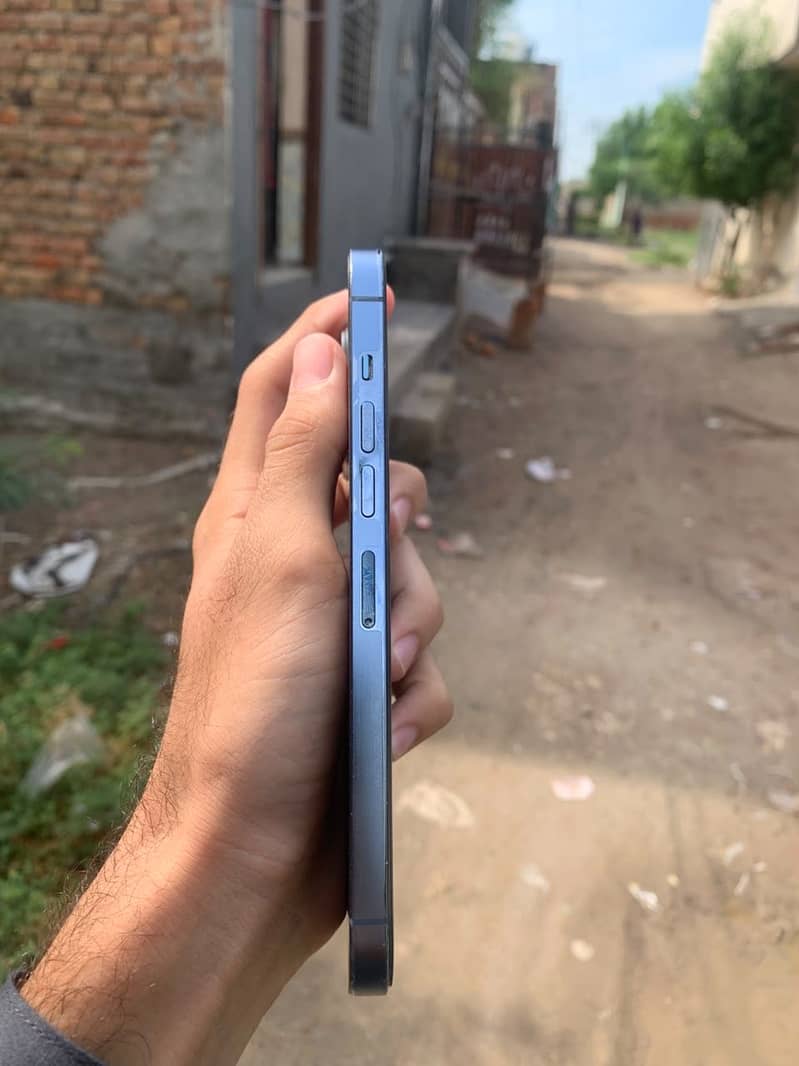 Apple iPhone 13 Pro Max 0