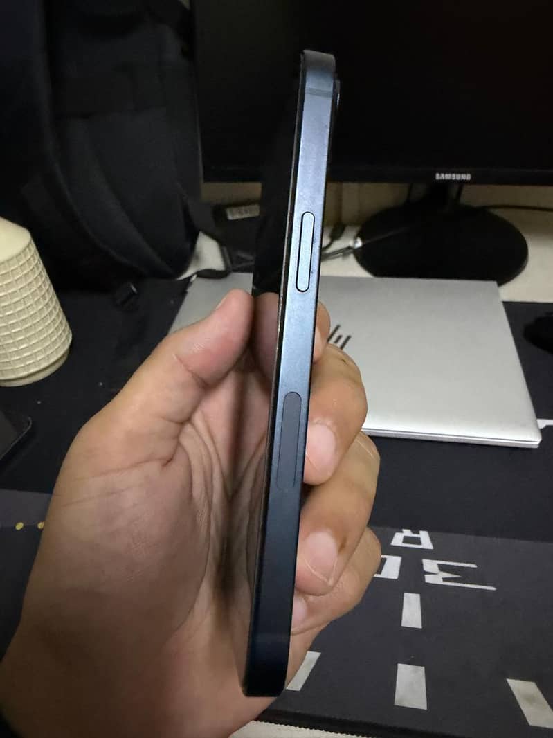 Apple iPhone 13 1