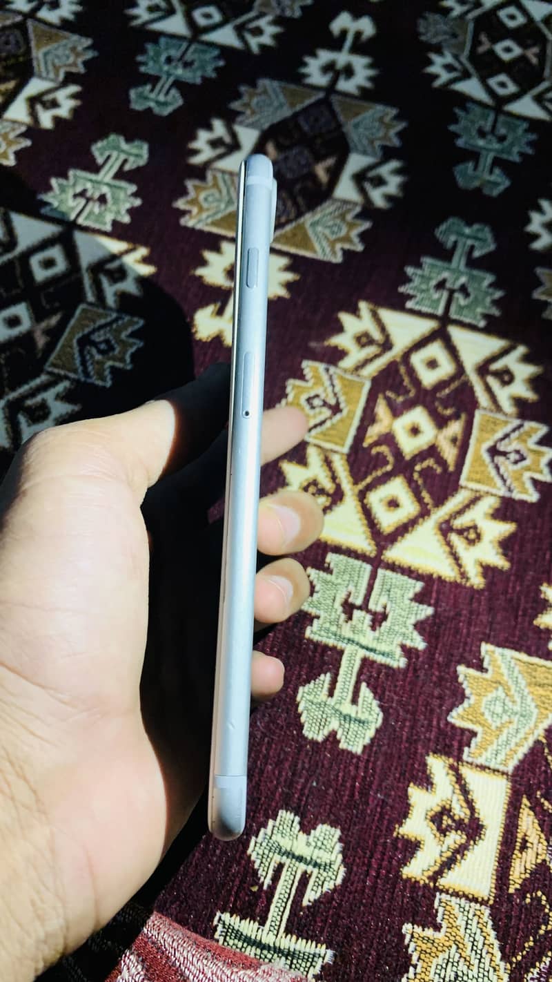 Apple iPhone 7 Plus 1