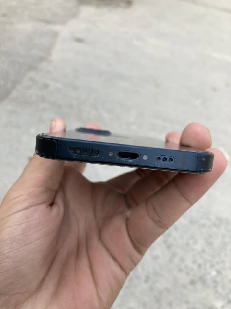 Apple iPhone 13 6