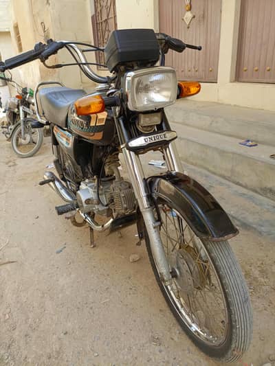 Unique Plus CD70