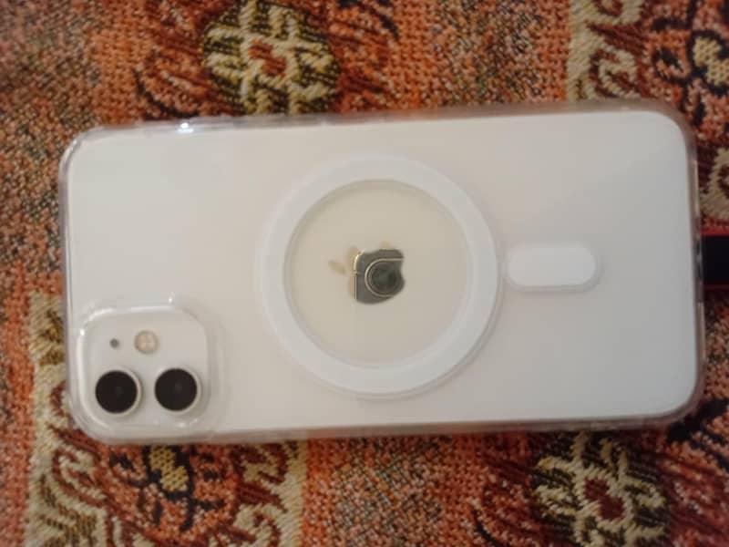 Apple iPhone 11 0