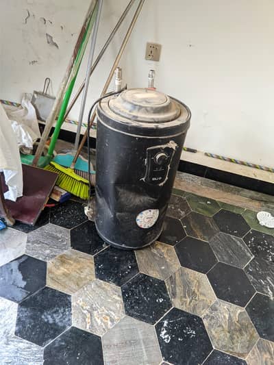 NG Electric Water Heater / Geyser – Used