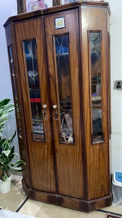 2 door cabinet + corners