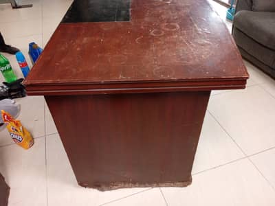 Office decor table, 2 years old executive type