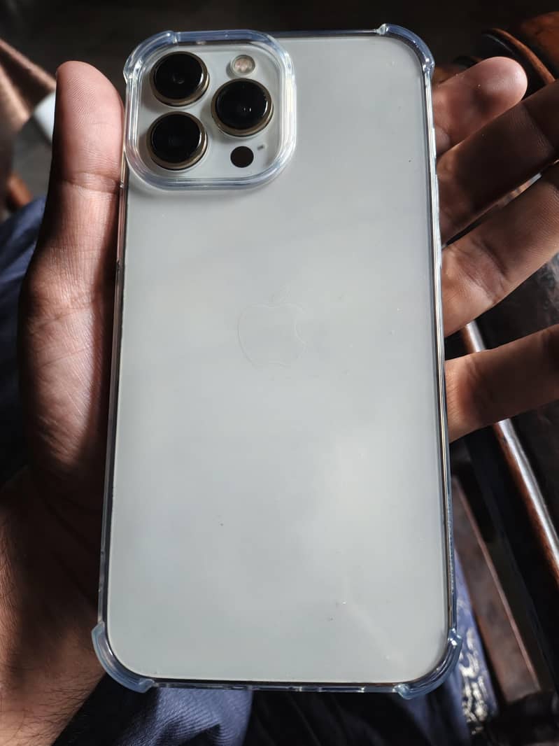 Apple iPhone 13 Pro Max 4