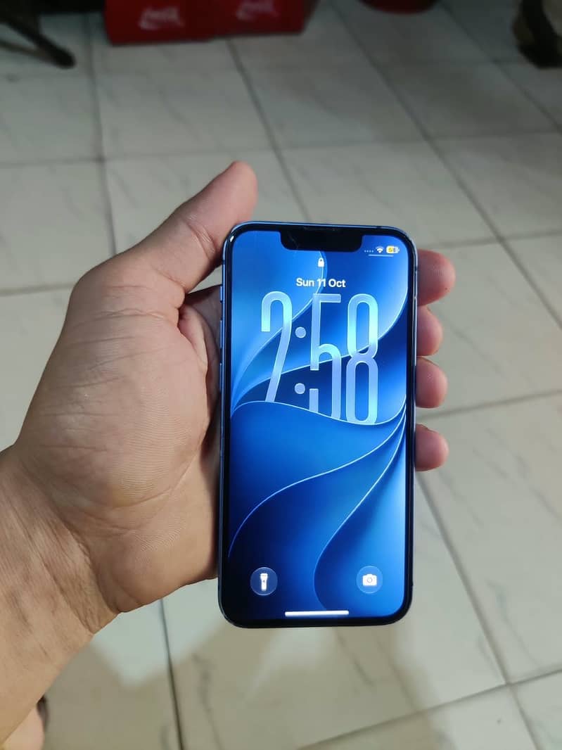 Apple iPhone 13 mini 1