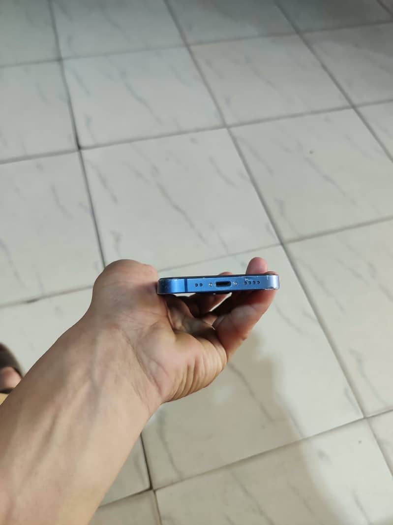 Apple iPhone 13 mini 2