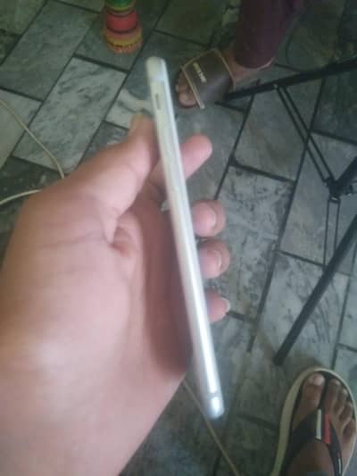 Apple iPhone 7