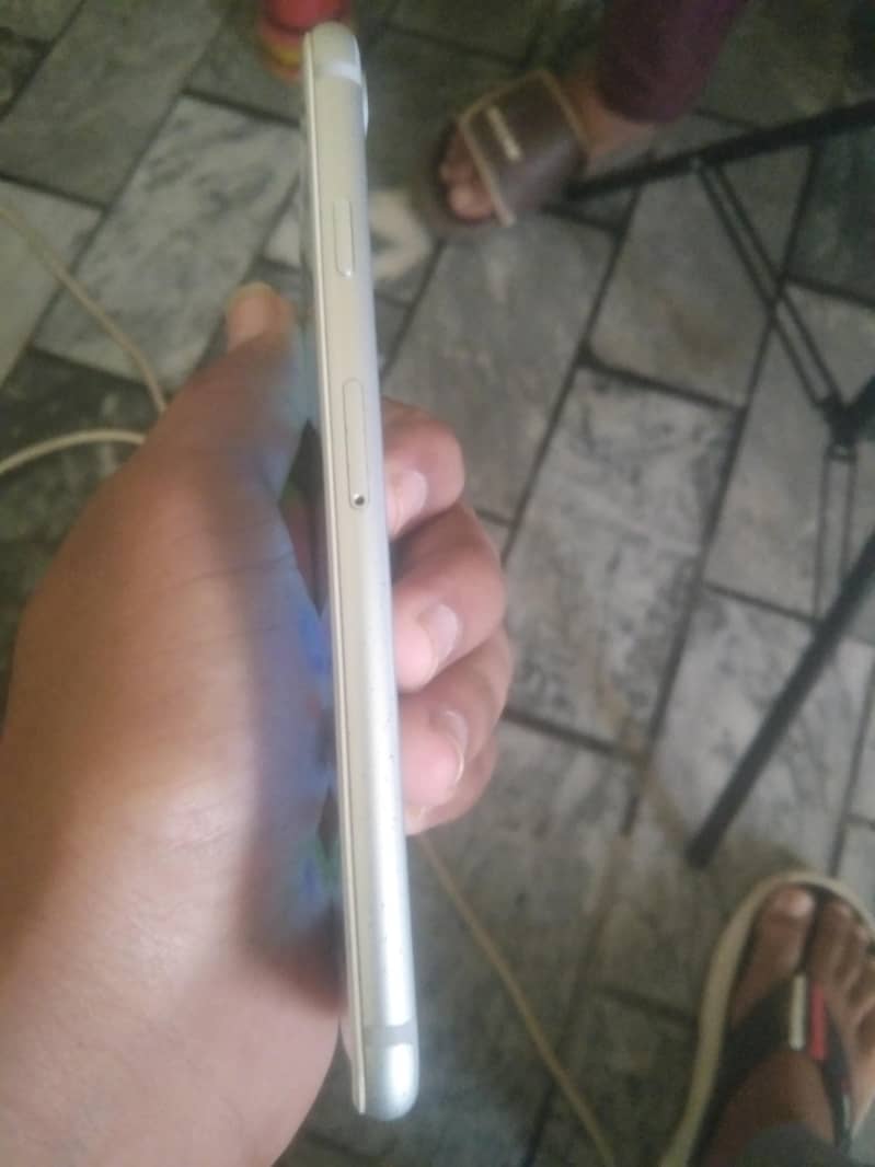 Apple iPhone 7 1