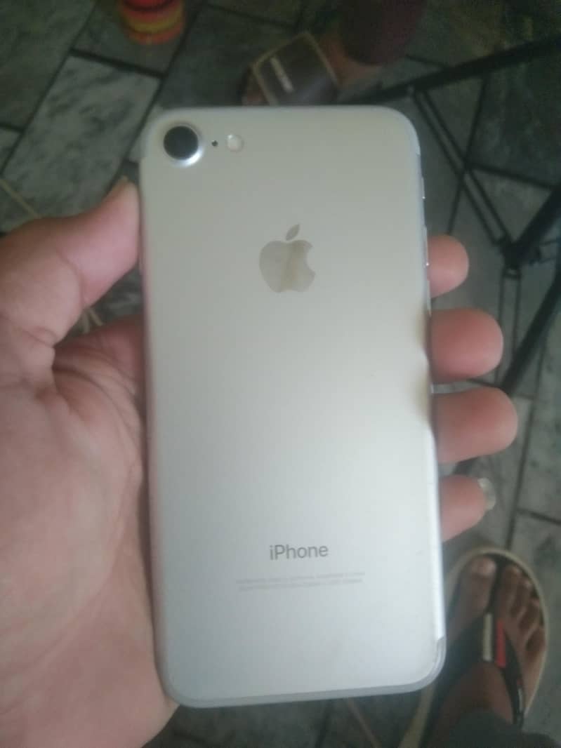 Apple iPhone 7 4