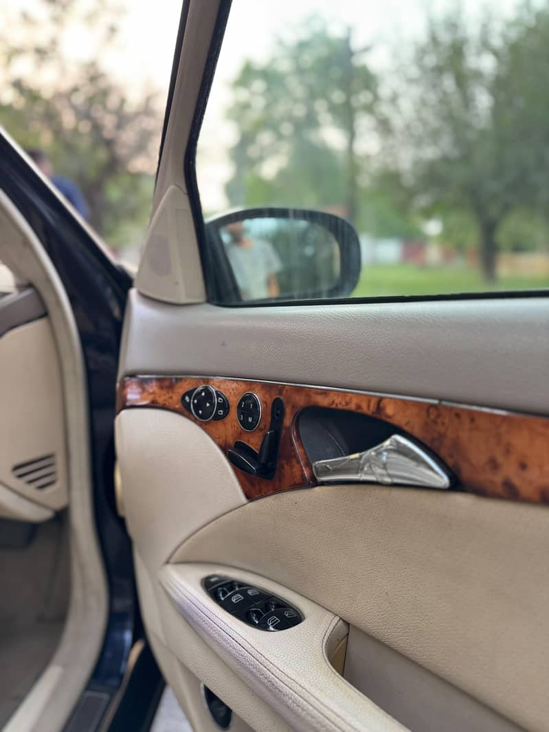 Mercedes E Class 2004 14