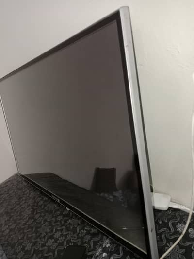 40 inch Samsung LED Android Old Version argent sale