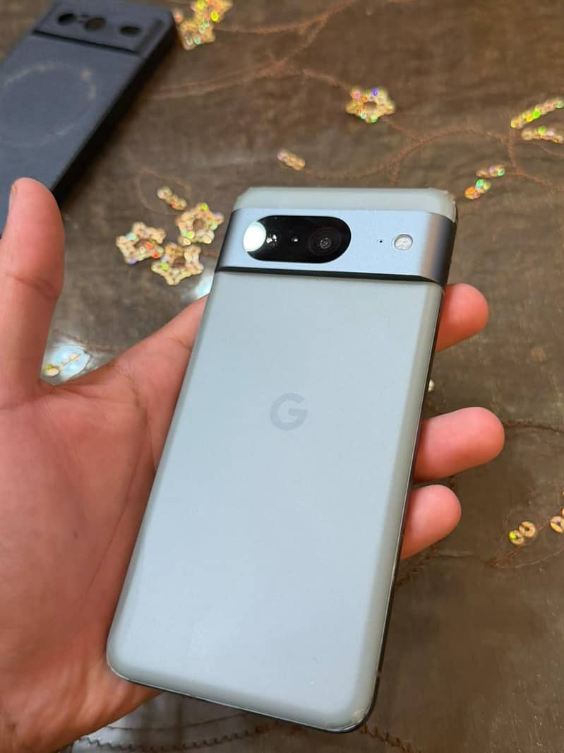 Google Pixel 8 5